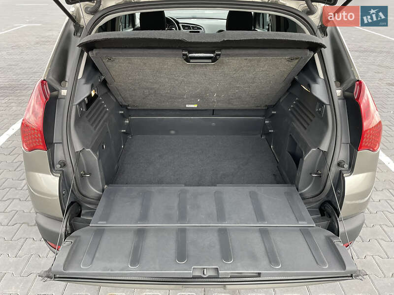 Внедорожник / Кроссовер Peugeot 3008 2011 в Житомире