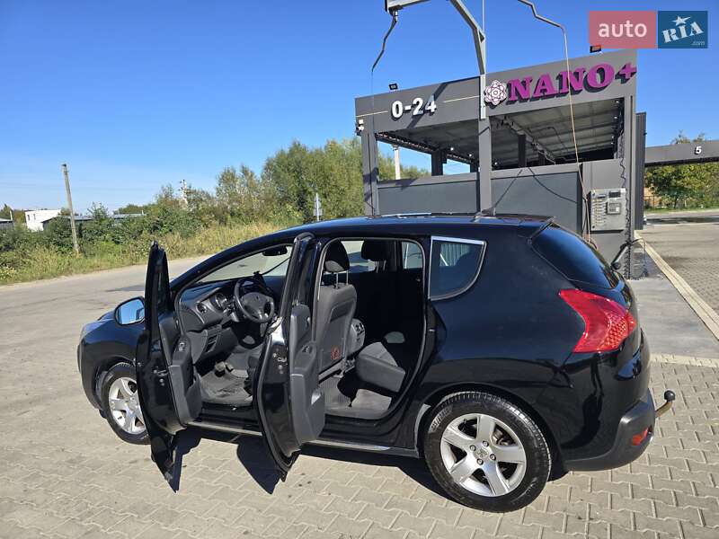 Позашляховик / Кросовер Peugeot 3008 2011 в Львові