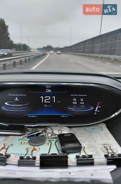 Внедорожник / Кроссовер Peugeot 3008 2018 в 