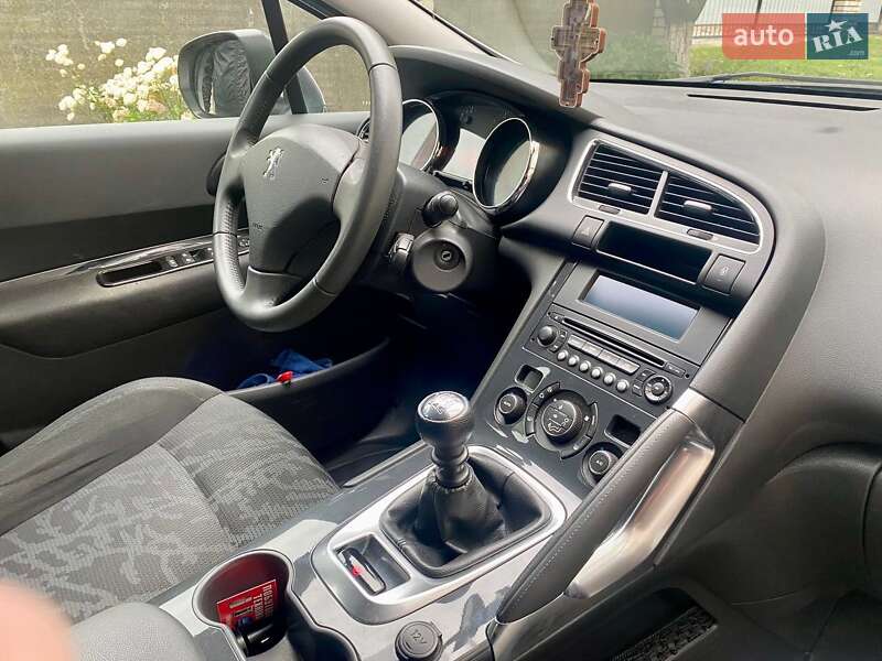 Позашляховик / Кросовер Peugeot 3008 2010 в Рівному