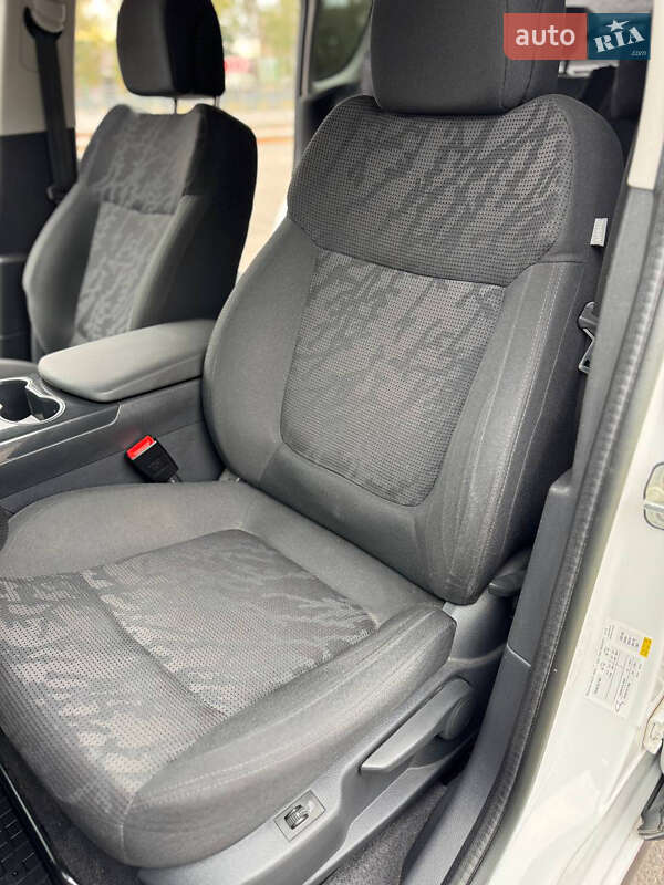 Позашляховик / Кросовер Peugeot 3008 2013 в Первомайську