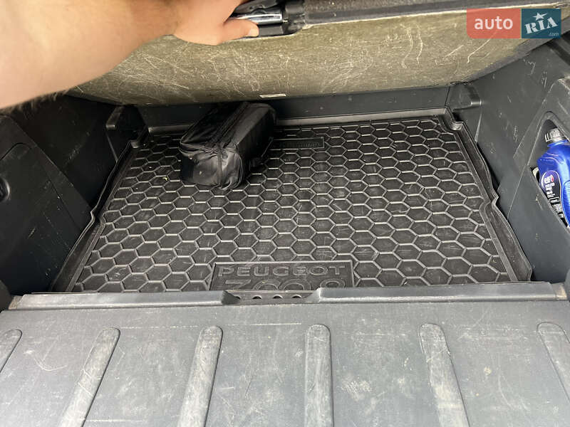 Позашляховик / Кросовер Peugeot 3008 2012 в Дніпрі