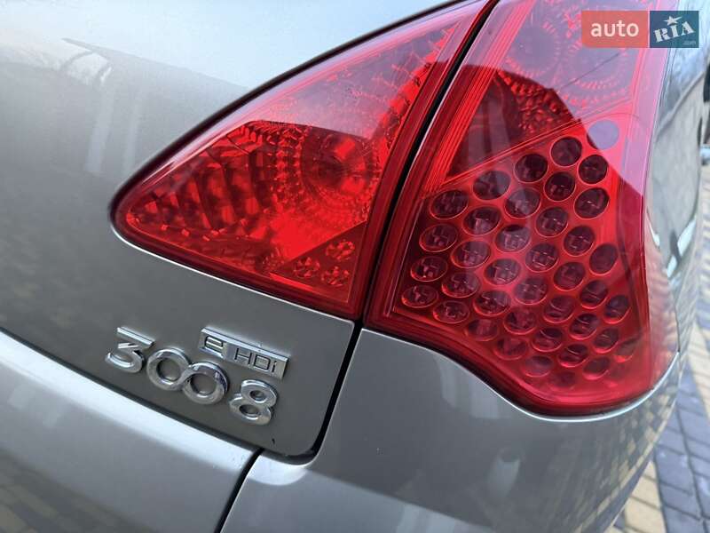 Позашляховик / Кросовер Peugeot 3008 2012 в Косові