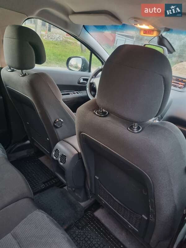 Позашляховик / Кросовер Peugeot 3008 2011 в Тернополі