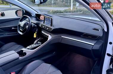 Внедорожник / Кроссовер Peugeot 3008 2019 в 