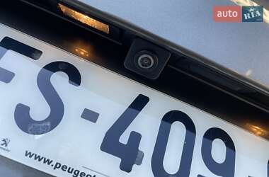 Внедорожник / Кроссовер Peugeot 3008 2020 в 