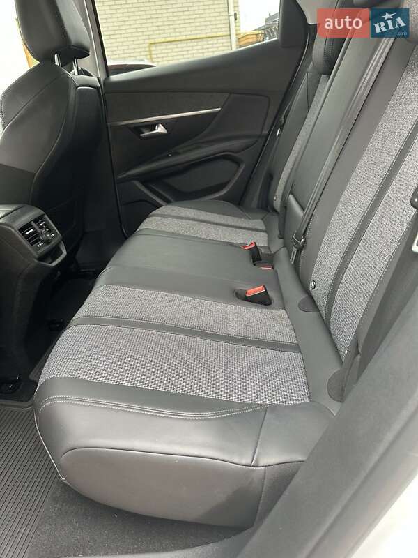 Внедорожник / Кроссовер Peugeot 3008 2017 в Киеве фото 14 Внедорожник / Кроссовер Peugeot 3008 2017 в Киеве