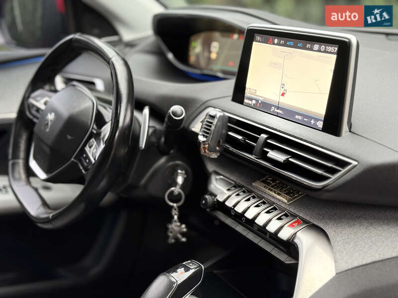Внедорожник / Кроссовер Peugeot 3008 2017 в Городке