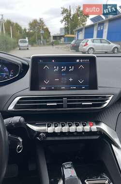 Внедорожник / Кроссовер Peugeot 3008 2020 в 