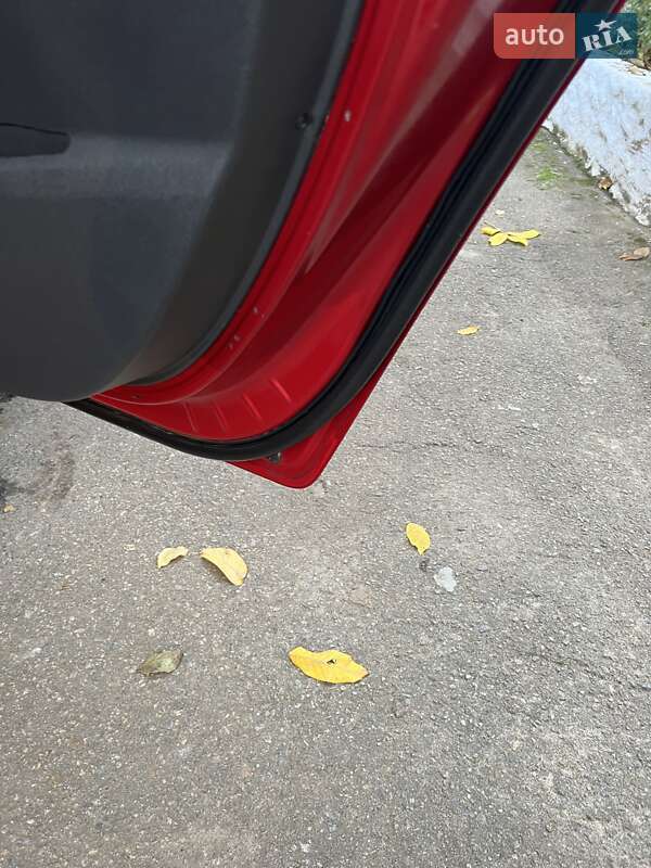 Внедорожник / Кроссовер Peugeot 3008 2010 в Джурине фото 24 Внедорожник / Кроссовер Peugeot 3008 2010 в Джурине