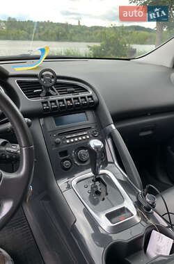 Внедорожник / Кроссовер Peugeot 3008 2011 в 