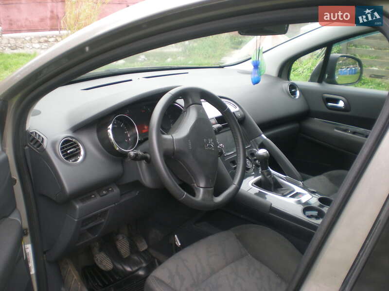 Позашляховик / Кросовер Peugeot 3008 2011 в Тернополі фото 5 Позашляховик / Кросовер Peugeot 3008 2011 в Тернополі