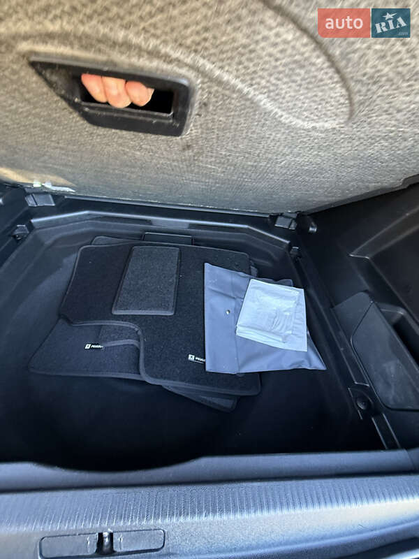 Внедорожник / Кроссовер Peugeot 3008 2022 в Ивано-Франковске