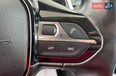 Внедорожник / Кроссовер Peugeot 3008 2019 в 