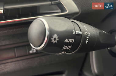 Позашляховик / Кросовер Peugeot 3008 2019 в 