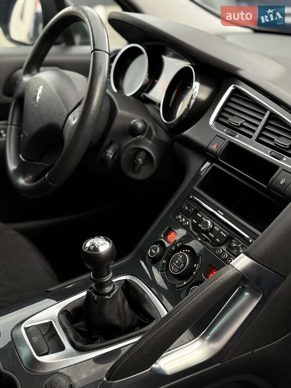 Внедорожник / Кроссовер Peugeot 3008 2012 в Луцке