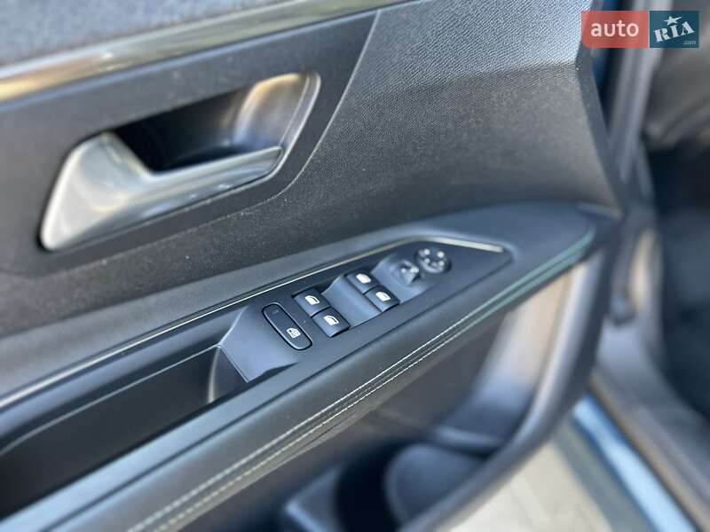 Позашляховик / Кросовер Peugeot 3008 2021 в Львові