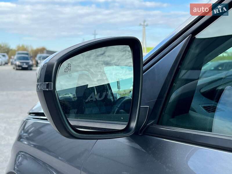 Внедорожник / Кроссовер Peugeot 3008 2017 в Львове