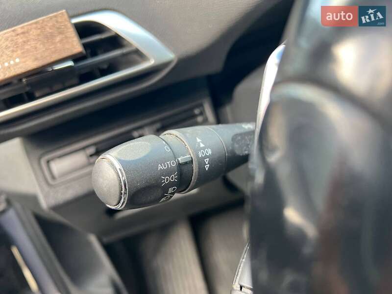 Внедорожник / Кроссовер Peugeot 3008 2017 в Львове