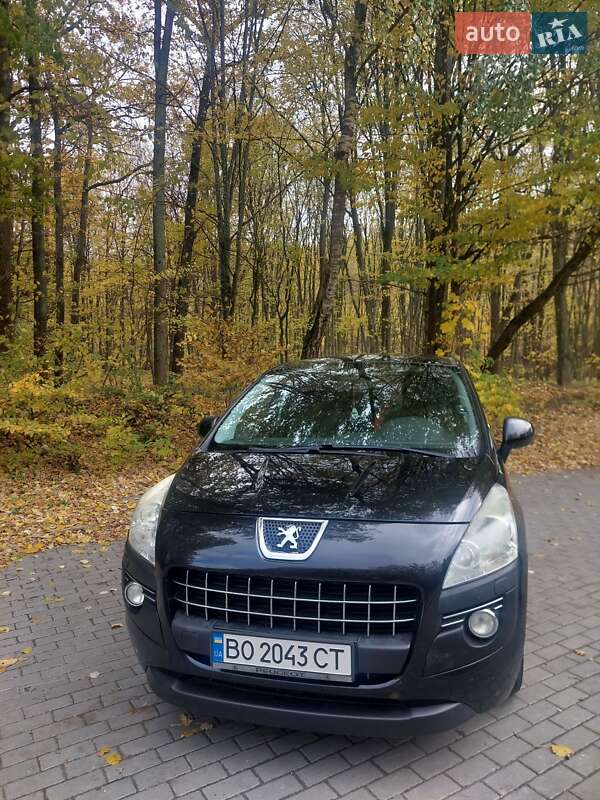 Позашляховик / Кросовер Peugeot 3008 2010 в  фото Позашляховик / Кросовер Peugeot 3008 2010 в
