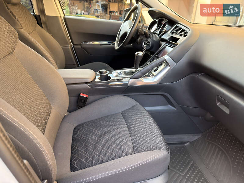 Внедорожник / Кроссовер Peugeot 3008 2015 в Ивано-Франковске