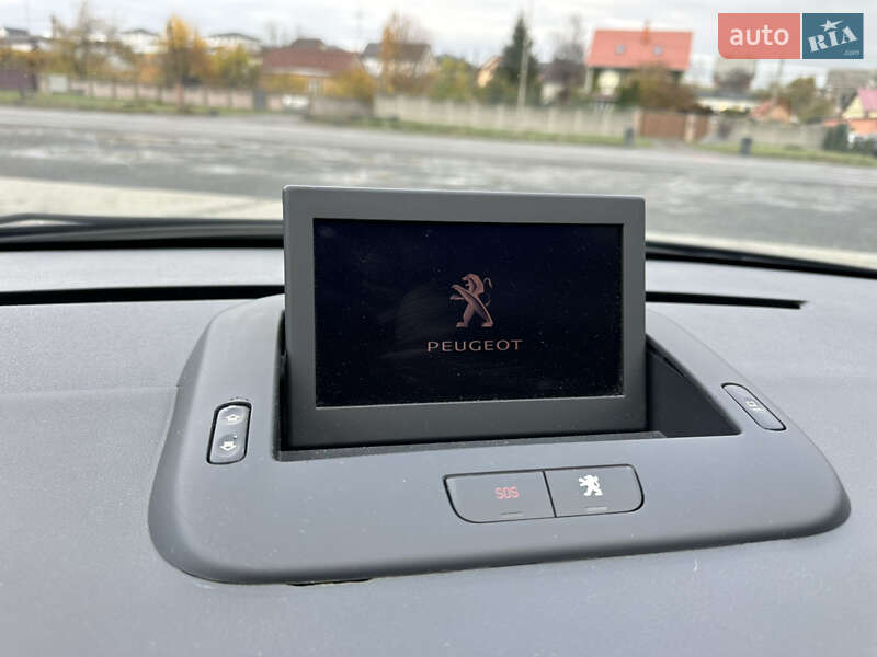Позашляховик / Кросовер Peugeot 3008 2011 в Луцьку