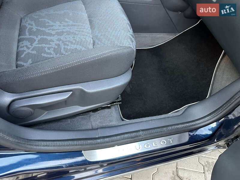 Позашляховик / Кросовер Peugeot 3008 2011 в Луцьку