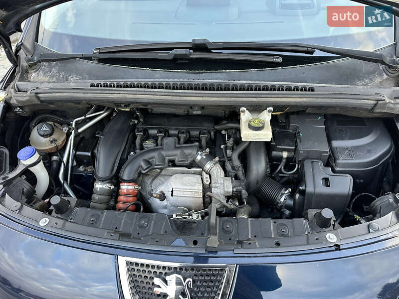 Позашляховик / Кросовер Peugeot 3008 2011 в Луцьку