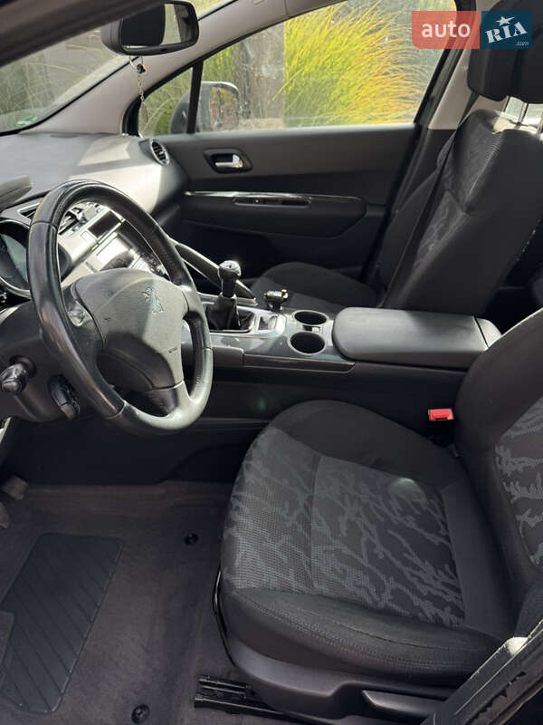 Внедорожник / Кроссовер Peugeot 3008 2011 в Калиновке