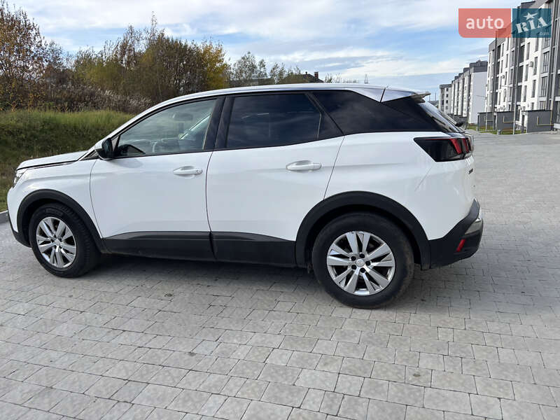 Внедорожник / Кроссовер Peugeot 3008 2019 в Новояворовске