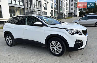 Внедорожник / Кроссовер Peugeot 3008 2019 в Новояворовске