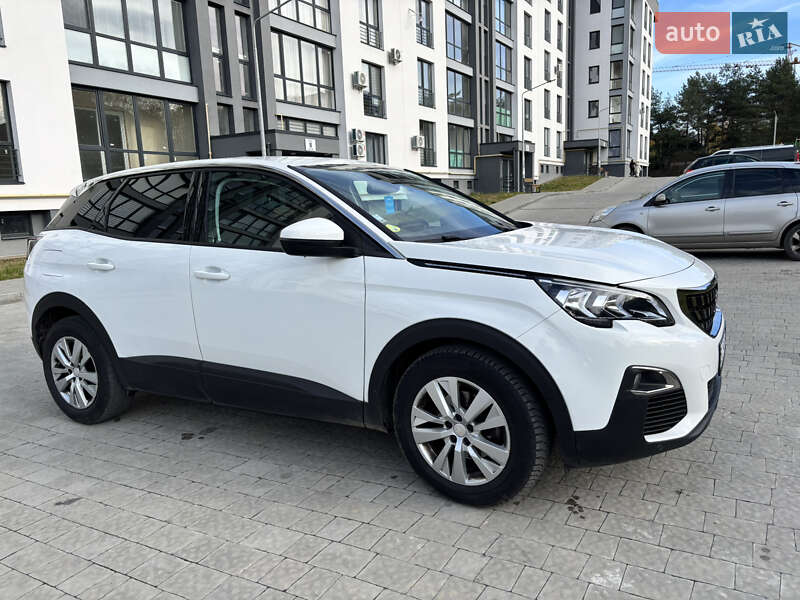 Внедорожник / Кроссовер Peugeot 3008 2019 в Новояворовске