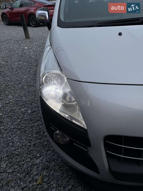 Позашляховик / Кросовер Peugeot 3008 2011 в Стрию