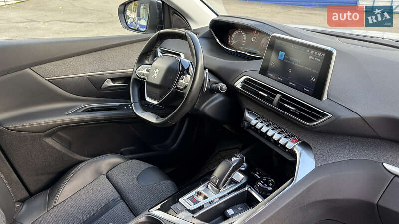 Внедорожник / Кроссовер Peugeot 3008 2018 в Киеве