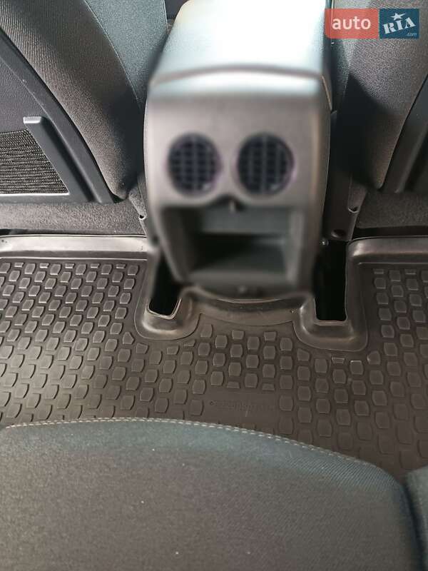 Внедорожник / Кроссовер Peugeot 3008 2014 в Житомире фото 20 Внедорожник / Кроссовер Peugeot 3008 2014 в Житомире