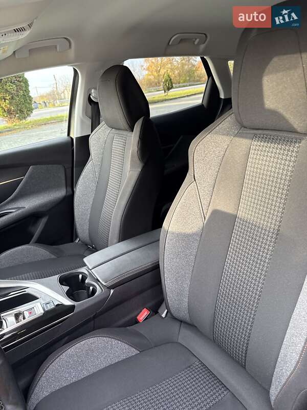 Внедорожник / Кроссовер Peugeot 3008 2019 в Дубно