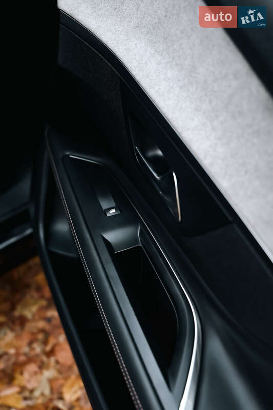 Позашляховик / Кросовер Peugeot 3008 2017 в Львові