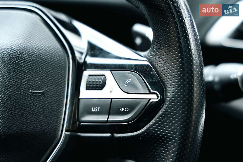 Позашляховик / Кросовер Peugeot 3008 2017 в Львові