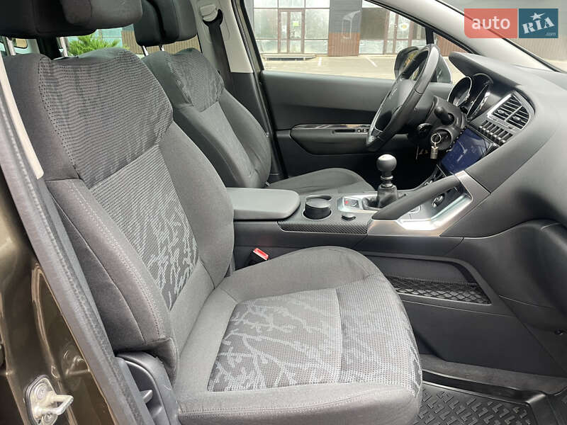 Внедорожник / Кроссовер Peugeot 3008 2012 в Луцке