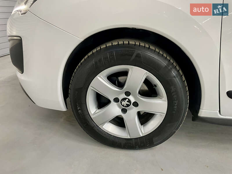 Внедорожник / Кроссовер Peugeot 3008 2014 в Стрые