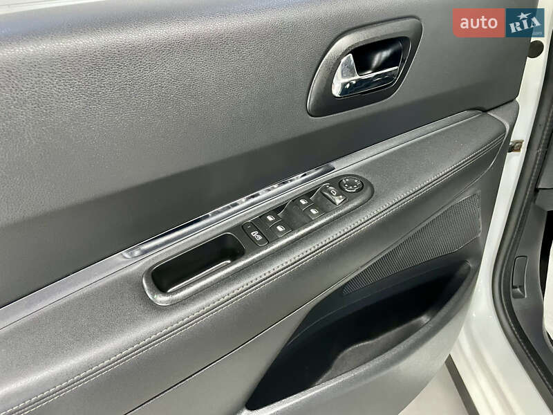 Внедорожник / Кроссовер Peugeot 3008 2014 в Стрые