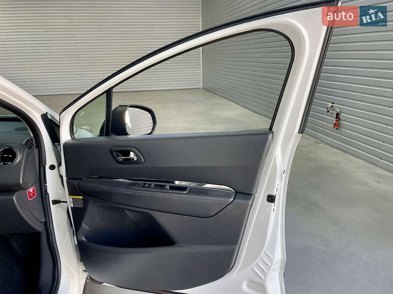 Внедорожник / Кроссовер Peugeot 3008 2014 в Стрые