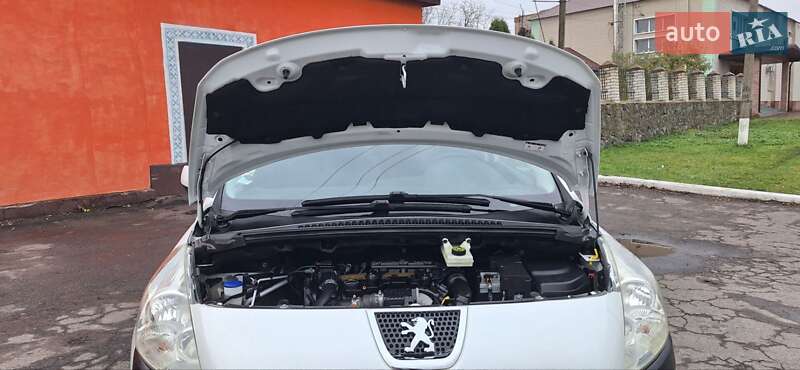 Внедорожник / Кроссовер Peugeot 3008 2012 в Новоархангельске