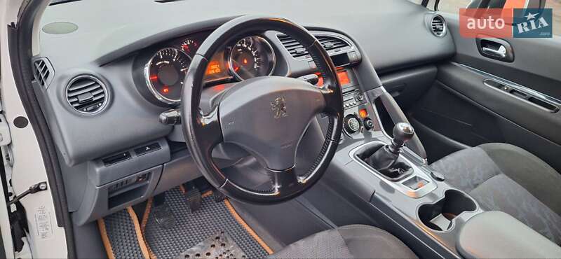 Внедорожник / Кроссовер Peugeot 3008 2012 в Новоархангельске