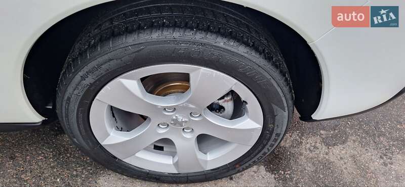 Внедорожник / Кроссовер Peugeot 3008 2012 в Новоархангельске