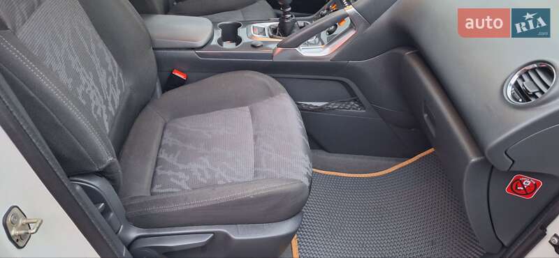 Внедорожник / Кроссовер Peugeot 3008 2012 в Новоархангельске