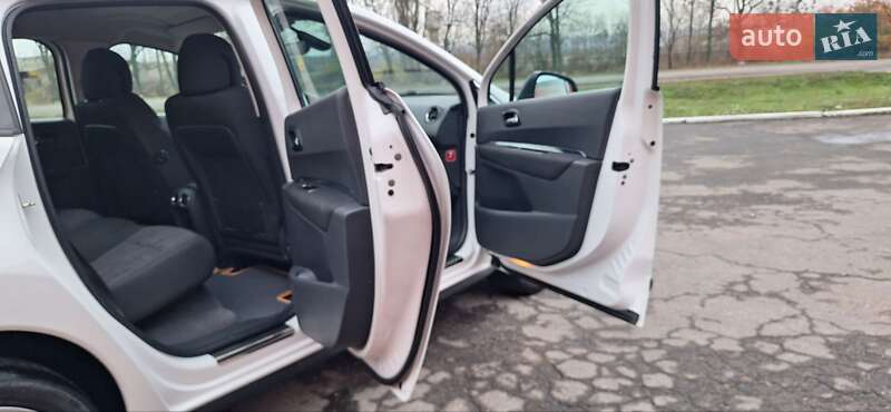 Внедорожник / Кроссовер Peugeot 3008 2012 в Новоархангельске