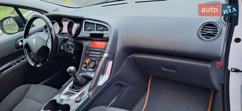 Внедорожник / Кроссовер Peugeot 3008 2012 в Новоархангельске