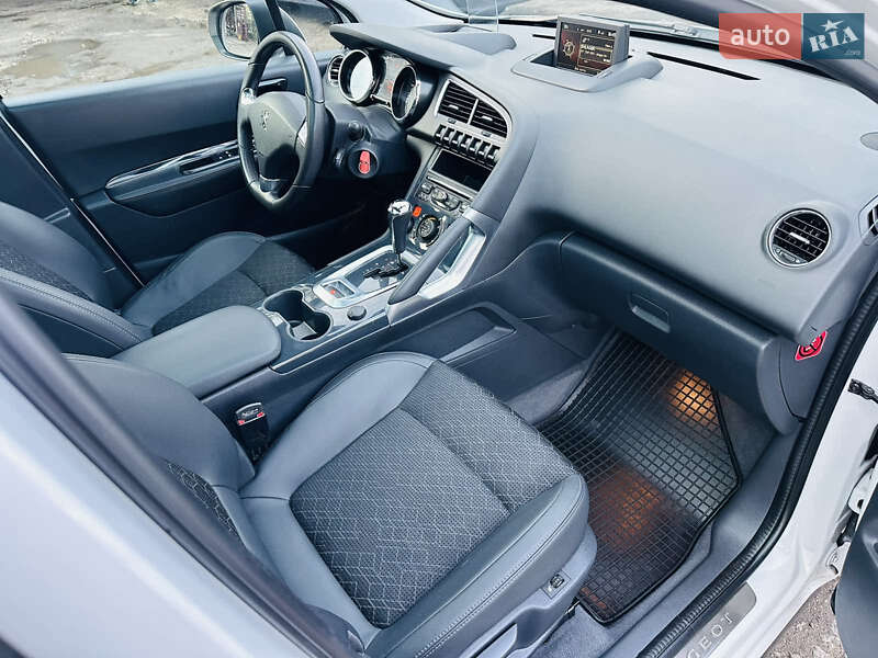 Внедорожник / Кроссовер Peugeot 3008 2016 в Киеве