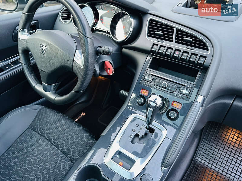 Внедорожник / Кроссовер Peugeot 3008 2016 в Киеве
